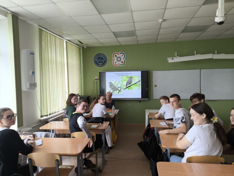 Юные биологи изучали многообразие певчих птиц в лагере "Эрудит".
